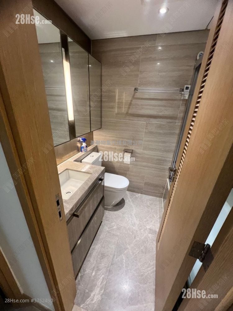 Peninsula East Sell 2 Bedrooms 520 ft²