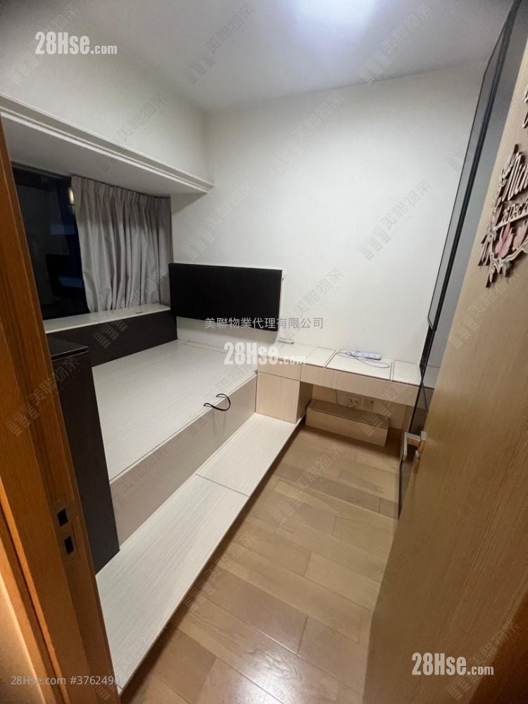 Peninsula East Sell 2 Bedrooms 520 ft²