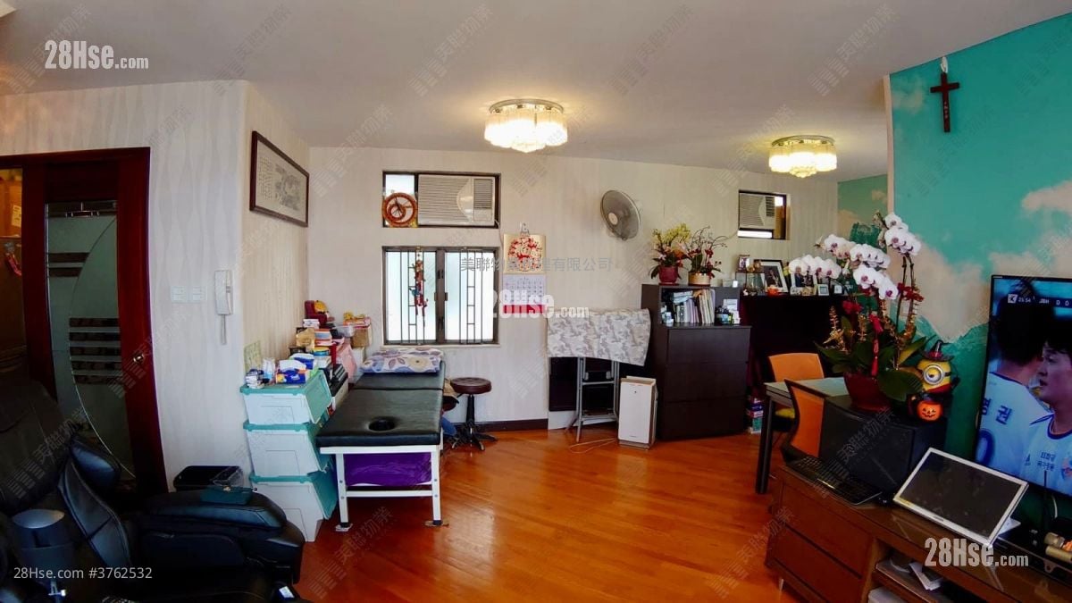 Heng Fa Chuen Sell 3 Bedrooms , 1 Bathroom 837 ft²