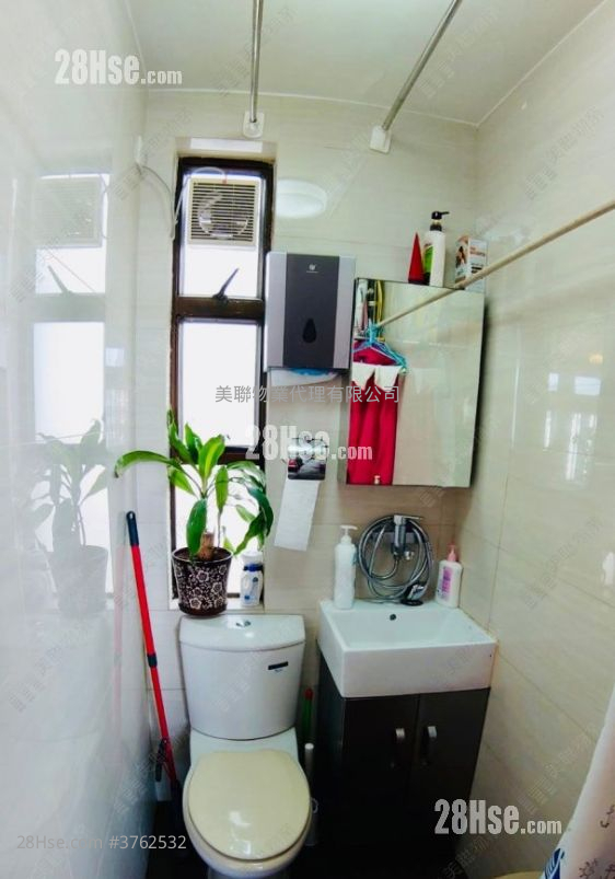 Heng Fa Chuen Sell 3 Bedrooms , 1 Bathroom 837 ft²