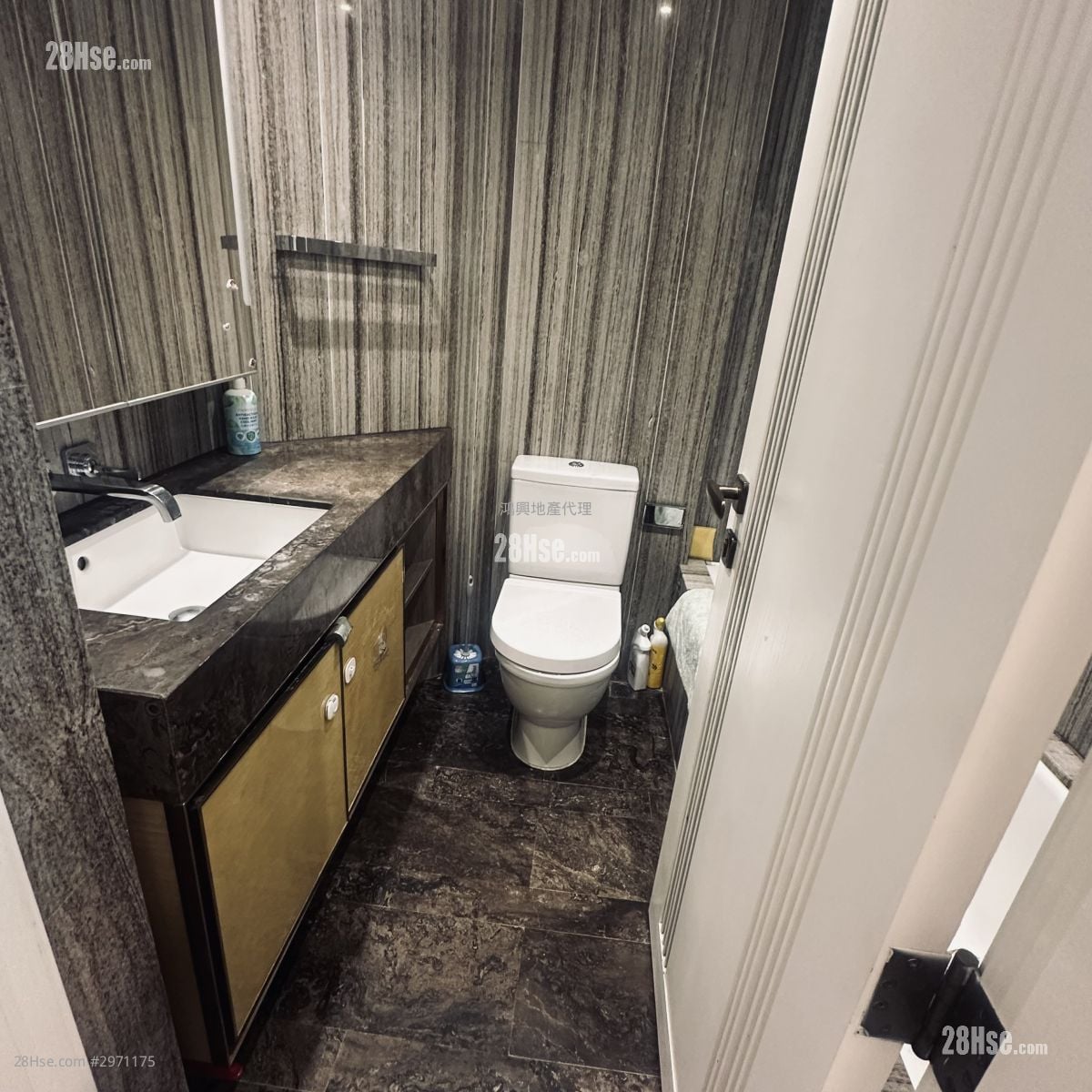 維港頌 租盤 2 房 , 1 浴室 565 平方呎