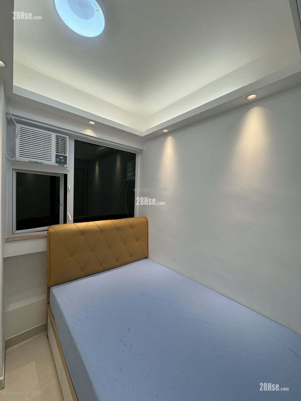 Man Wai Building Sell 4 Bedrooms 665 ft²