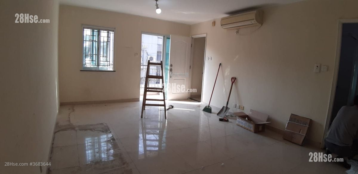 村屋 租盤 3 房 , 1 浴室 700 平方呎