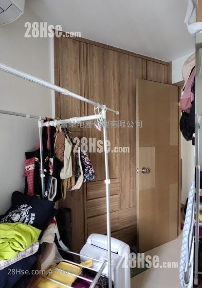 Whampoa Garden Sell 2 Bedrooms , 1 Bathroom 470 ft²