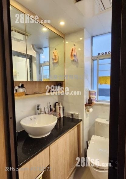 Whampoa Garden Sell 2 Bedrooms , 1 Bathroom 470 ft²
