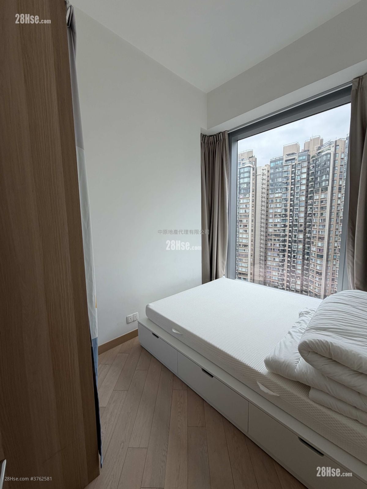 Century Link Sell 2 Bedrooms 466 ft²