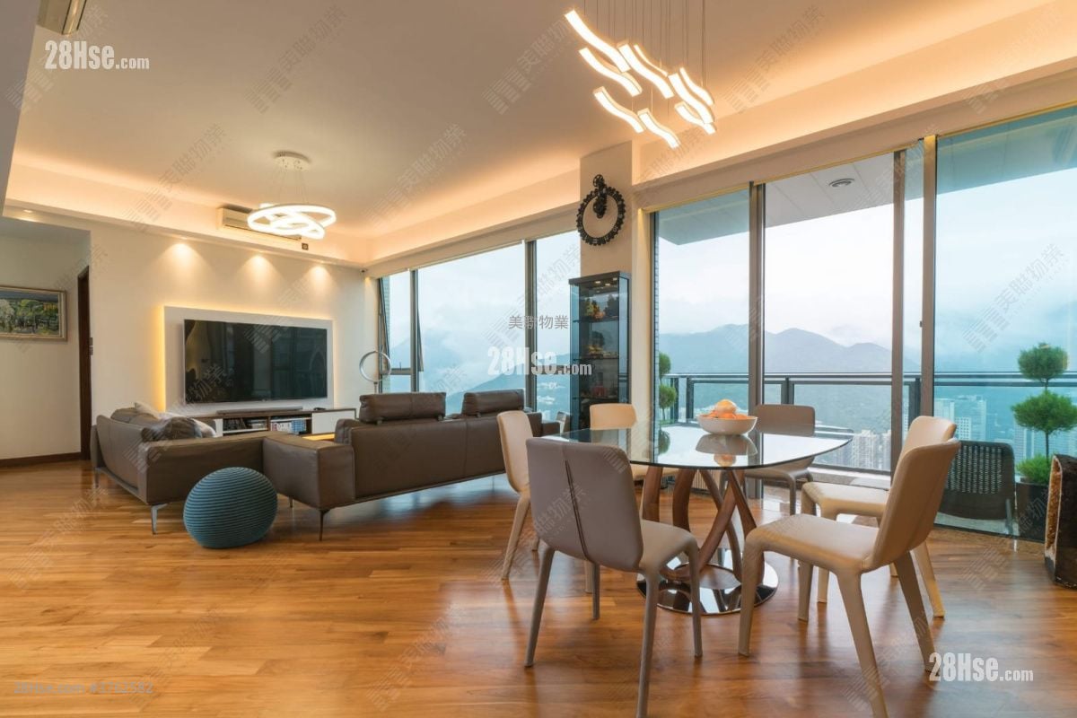 厅: 御龙山 售盘 4 房 , 4 浴室 1,555 平方尺