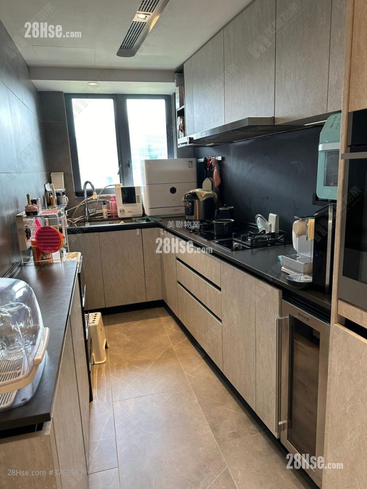 厨房: 朗涛 售盘 3 房 , 3 浴室 1,010 平方尺