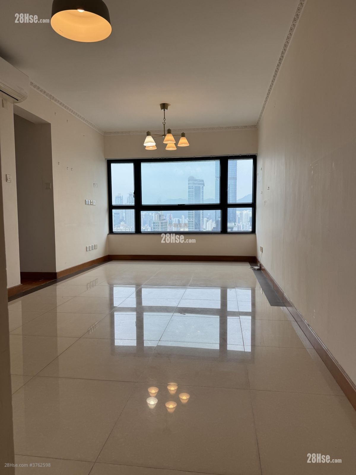 窩打老道8號 售盤 3 房 , 1 浴室 581 平方呎