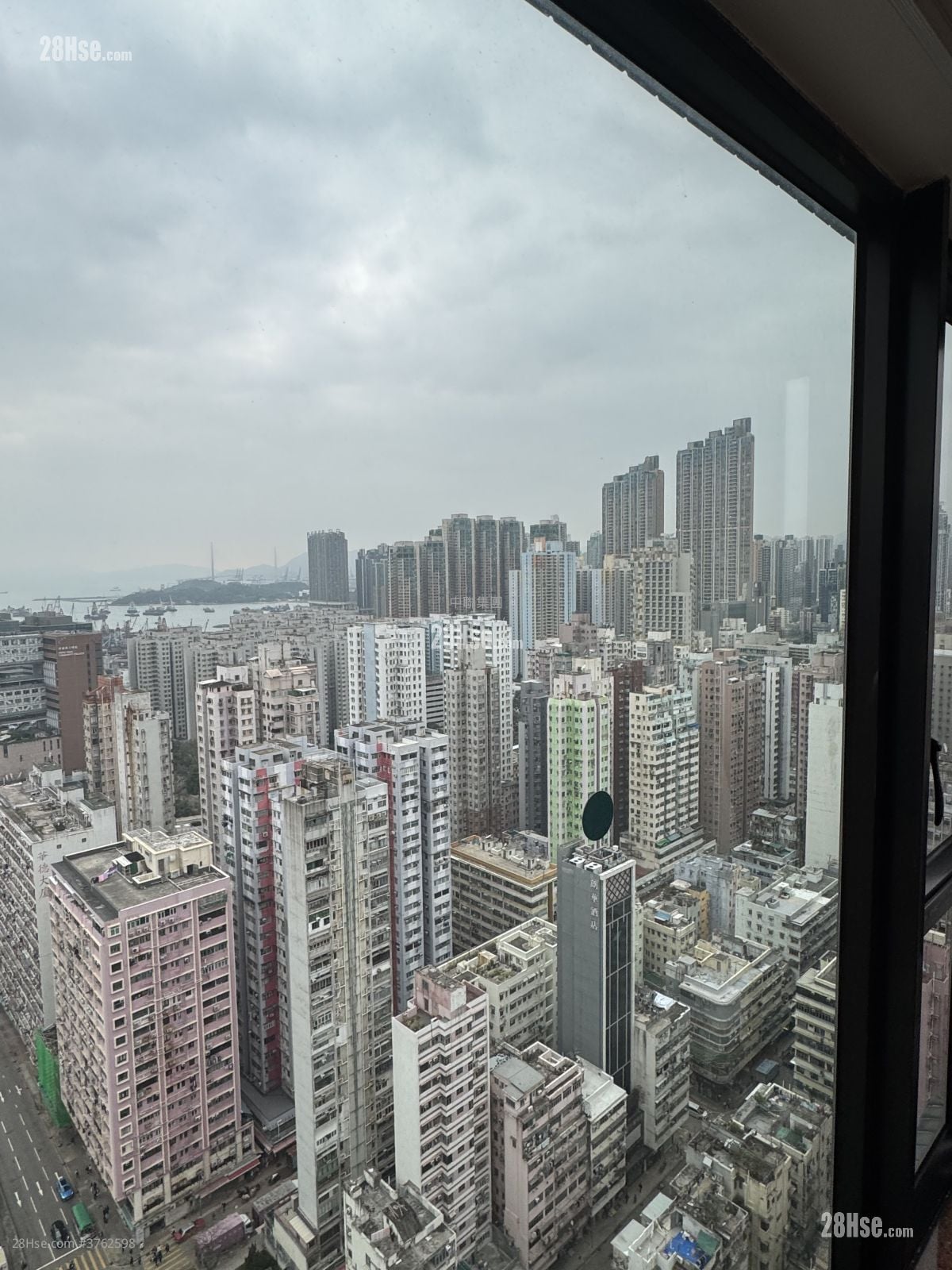 窩打老道8號 售盤 3 房 , 1 浴室 581 平方呎