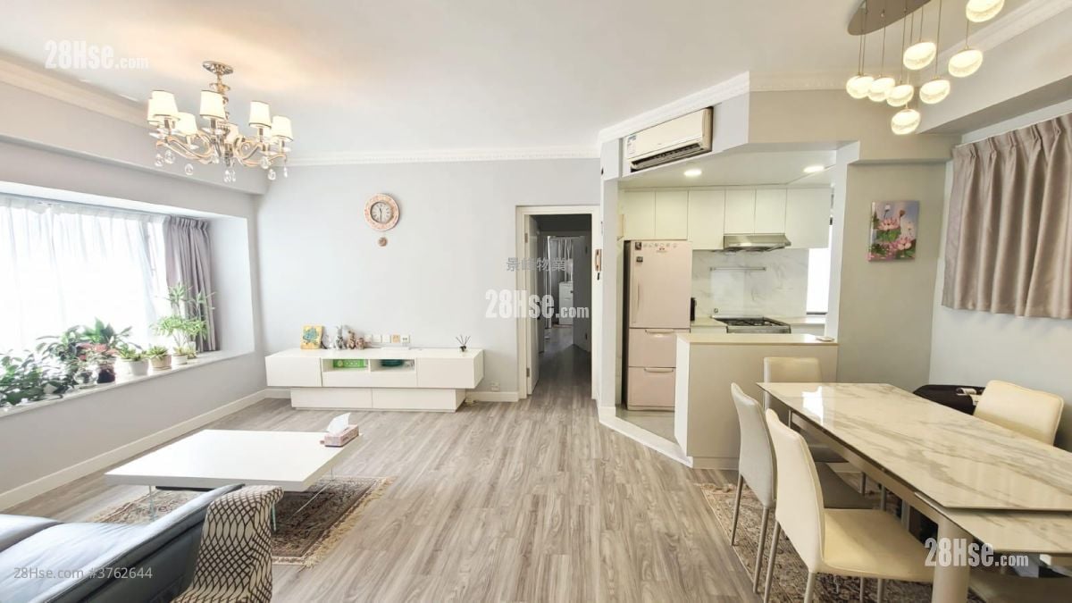 华景山庄 售盘 2 房 , 2 浴室 783 平方尺