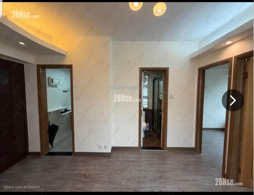 Kam Fung Garden Sell 2 Bedrooms , 1 Bathroom 339 ft²