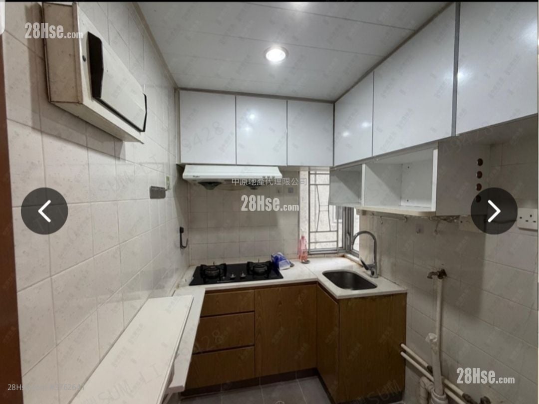 Kam Fung Garden Sell 2 Bedrooms , 1 Bathroom 339 ft²