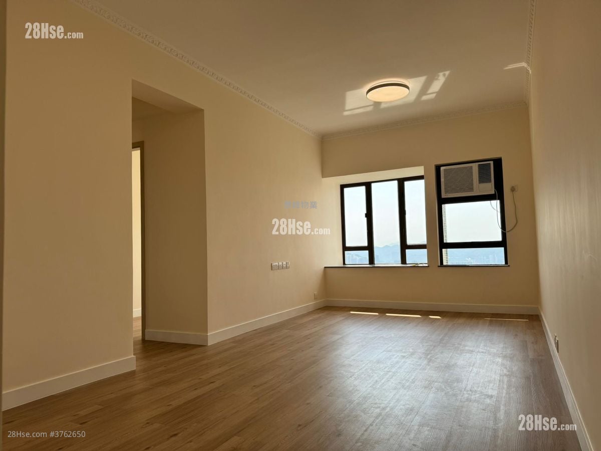 华景山庄 售盘 3 房 , 2 浴室 633 平方尺