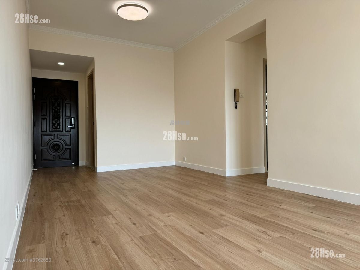 华景山庄 售盘 3 房 , 2 浴室 633 平方尺