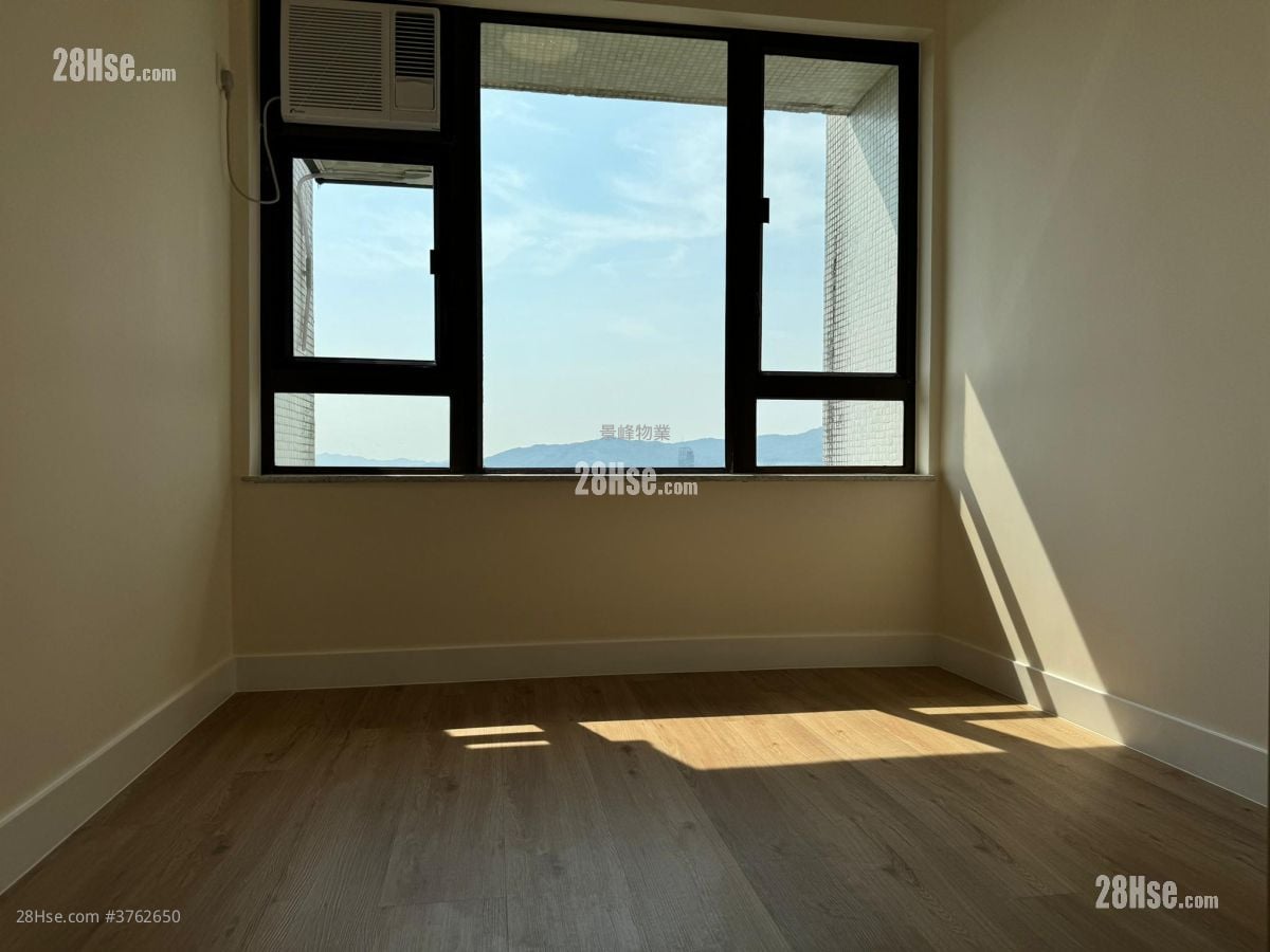 华景山庄 售盘 3 房 , 2 浴室 633 平方尺