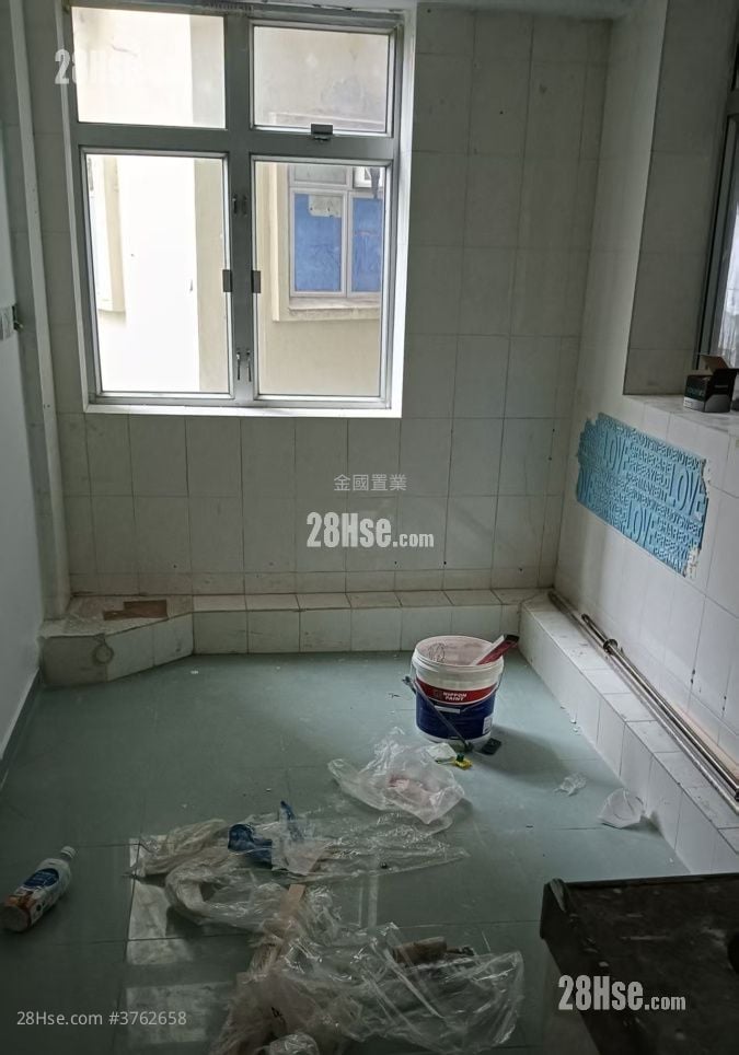 华丰大厦 售盘 411 平方尺