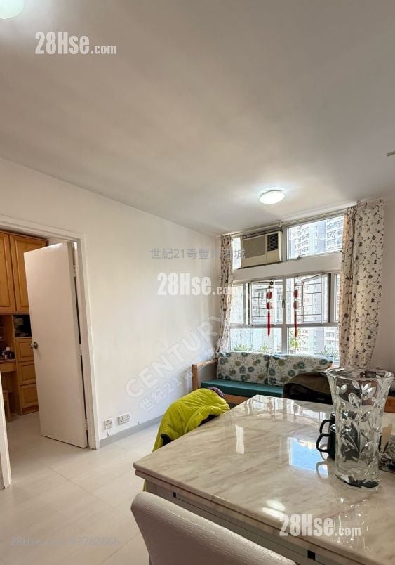 Kam Hay Court Sell 2 Bedrooms , 1 Bathroom 401 ft²