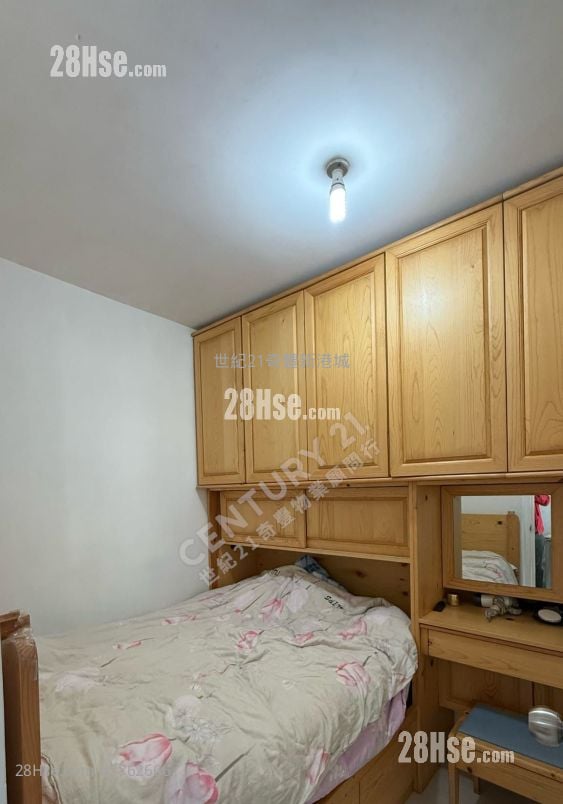 Kam Hay Court Sell 2 Bedrooms , 1 Bathroom 401 ft²