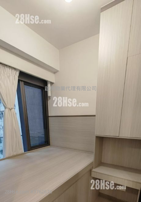 Caine Hill Sell 1 Bedroom , 1 Bathroom 240 ft²