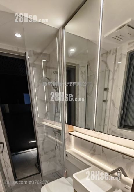 Caine Hill Sell 1 Bedroom , 1 Bathroom 240 ft²