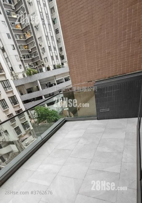 Caine Hill Sell 1 Bedroom , 1 Bathroom 240 ft²