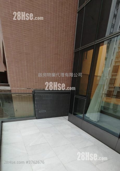 Caine Hill Sell 1 Bedroom , 1 Bathroom 240 ft²