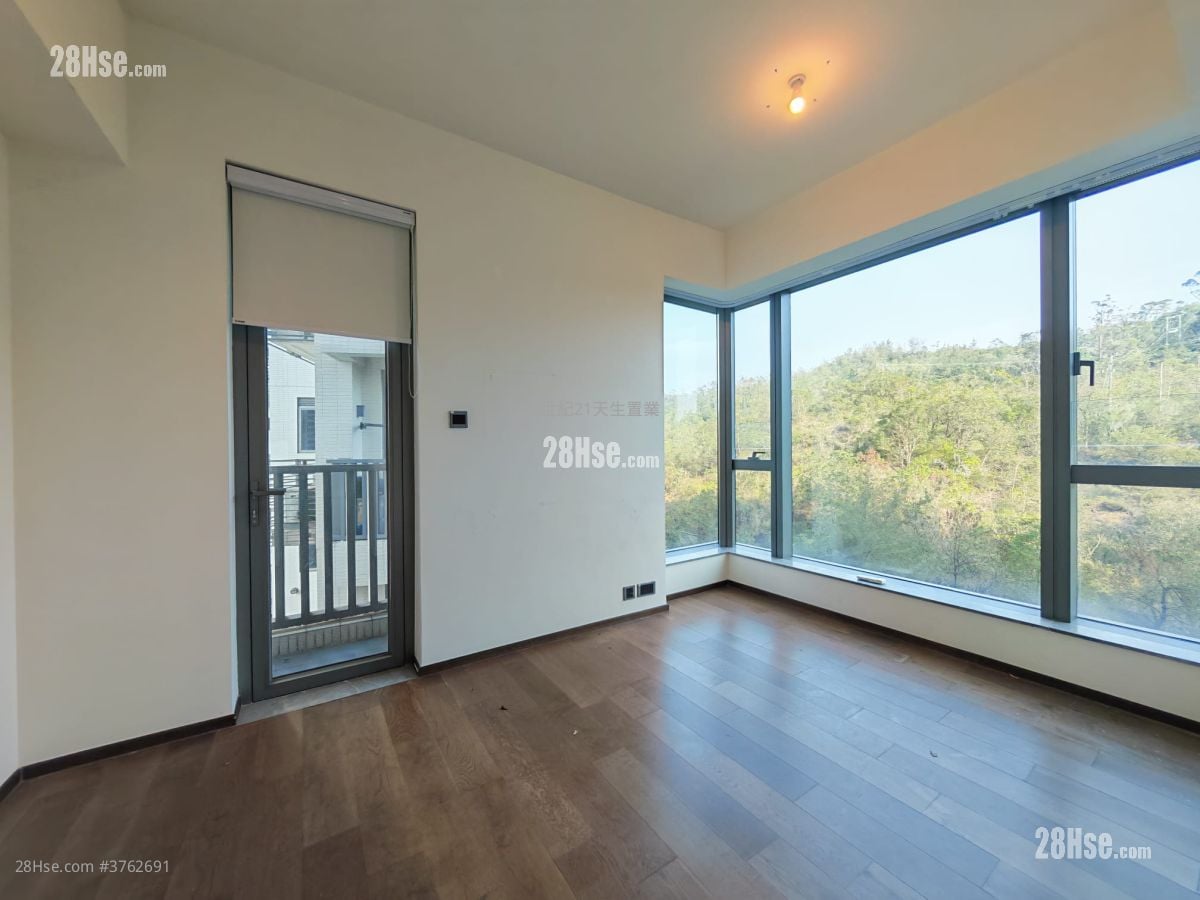 Le Pont Sell 3 Bedrooms , 2 Bathrooms 755 ft²