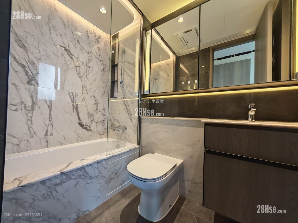 Le Pont Sell 3 Bedrooms , 2 Bathrooms 755 ft²