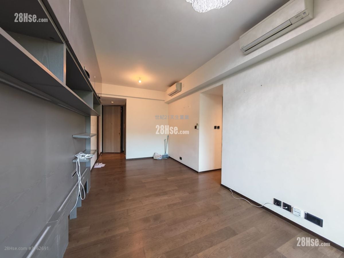 Le Pont Sell 3 Bedrooms , 2 Bathrooms 755 ft²