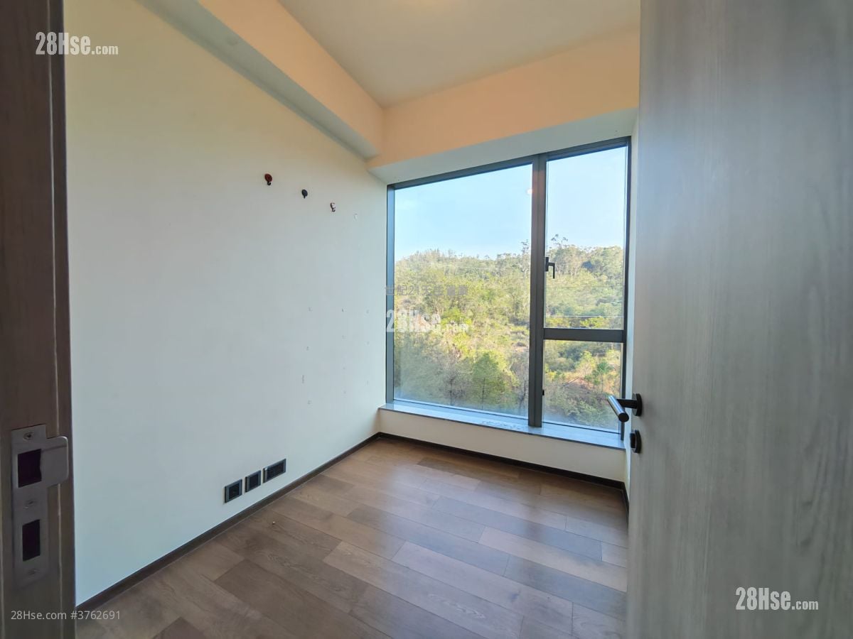 Le Pont Sell 3 Bedrooms , 2 Bathrooms 755 ft²