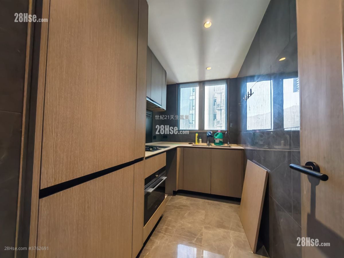 Le Pont Sell 3 Bedrooms , 2 Bathrooms 755 ft²