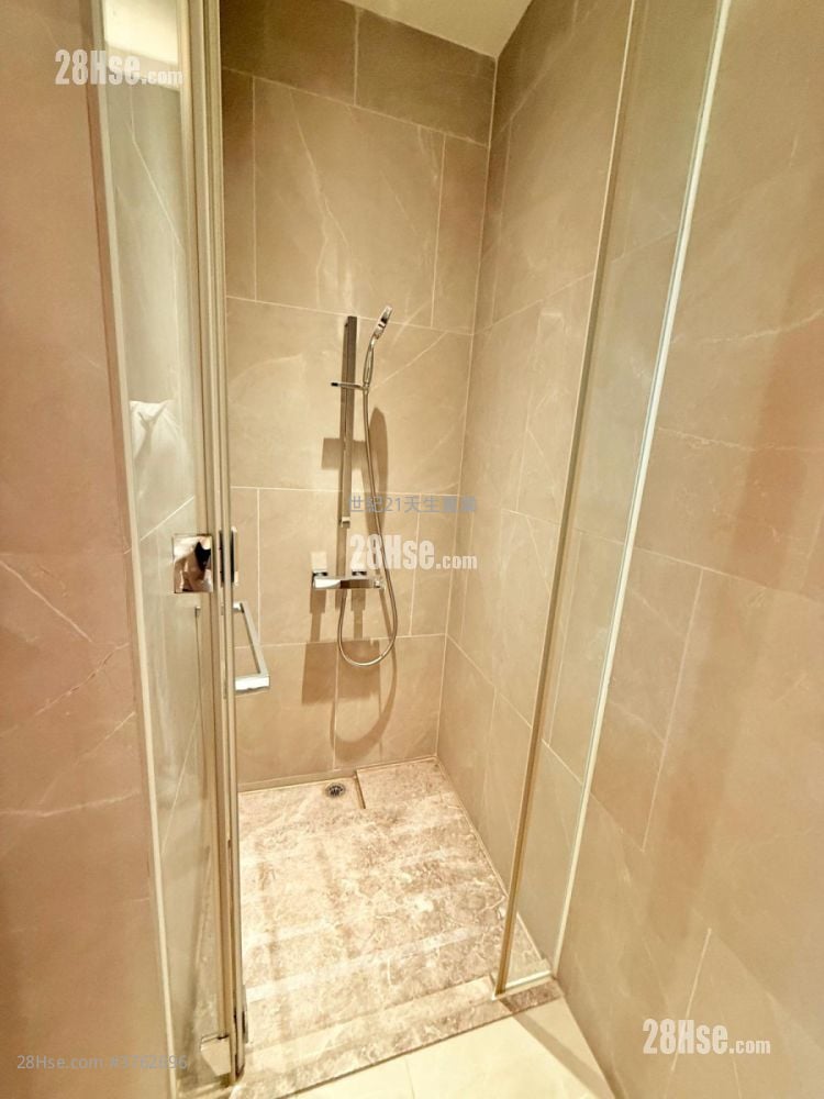 THE CARMEL 售盘 4 房 , 3 浴室 1,089 平方尺