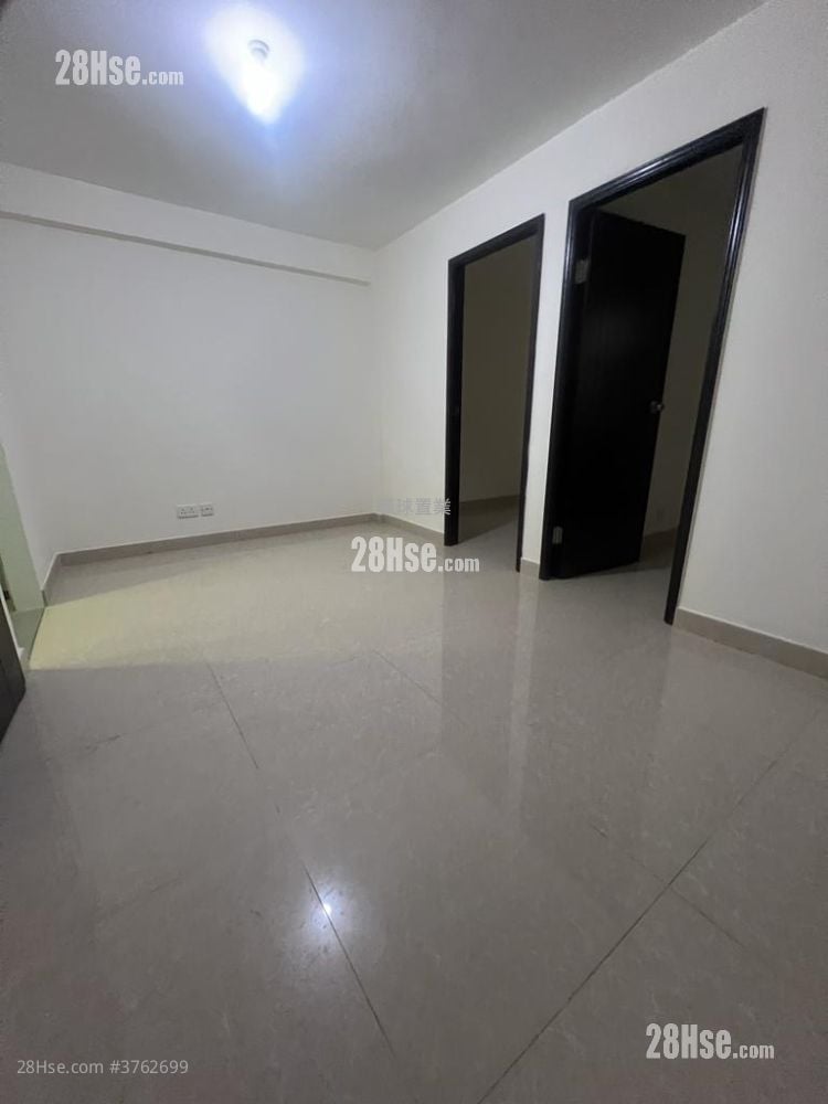 村屋 租盘 2 房 , 1 浴室