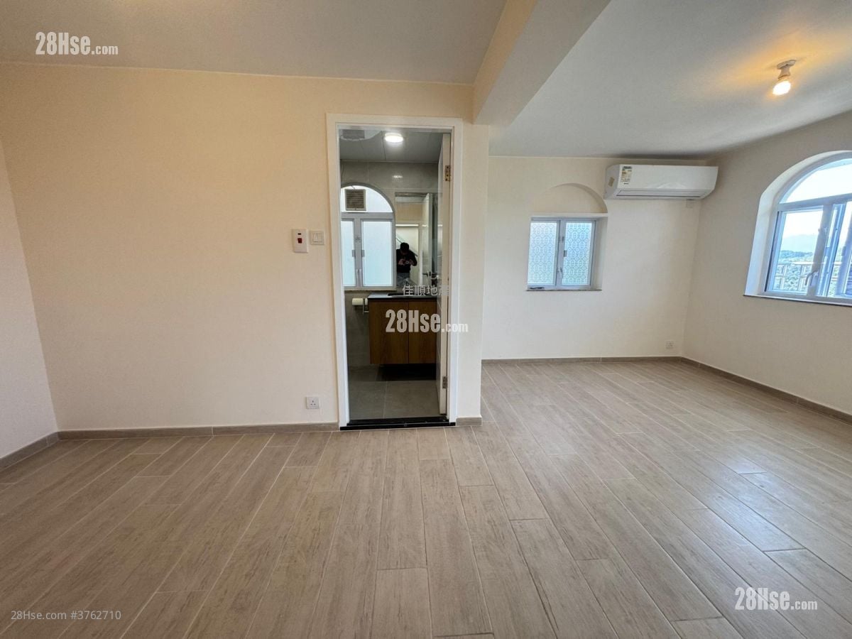 村屋 售盘 4 房 , 2 浴室