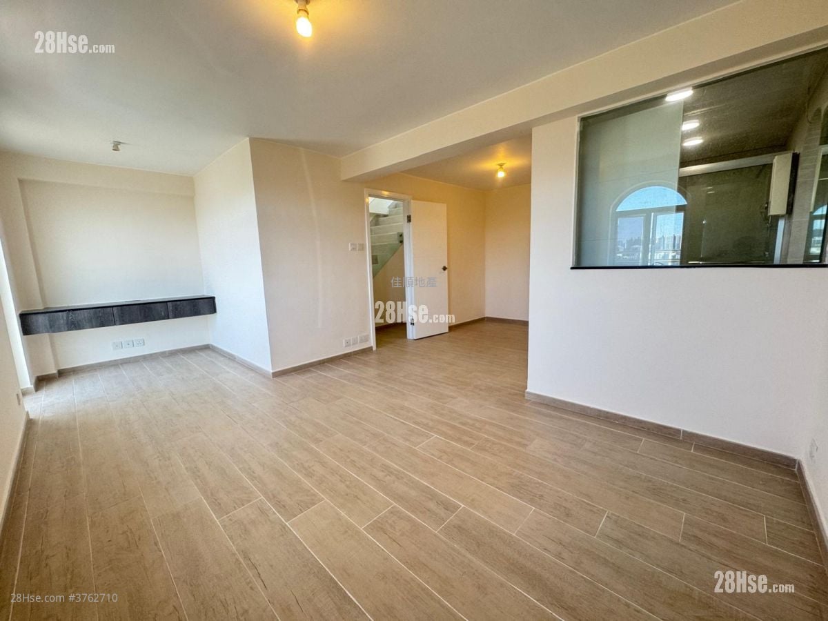 村屋 售盘 4 房 , 2 浴室