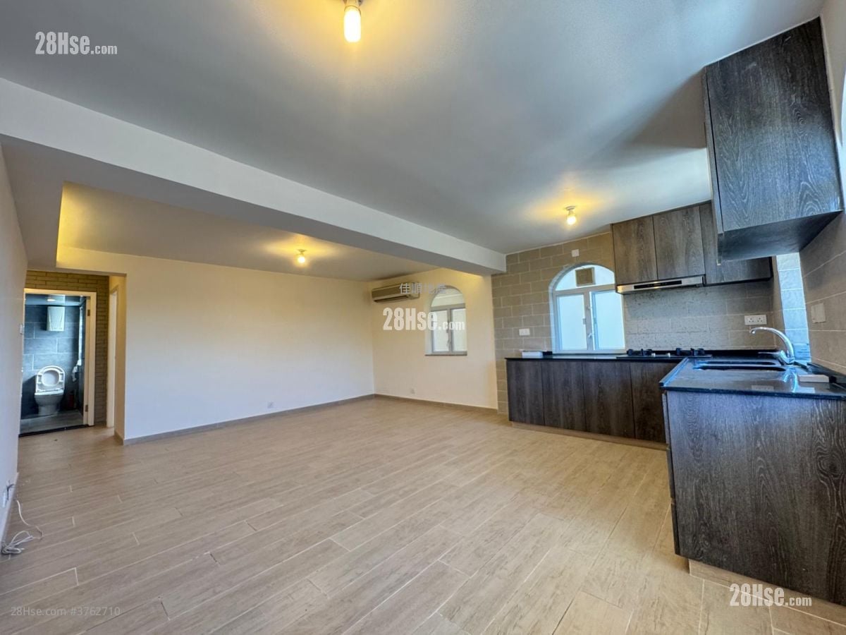 村屋 售盘 4 房 , 2 浴室