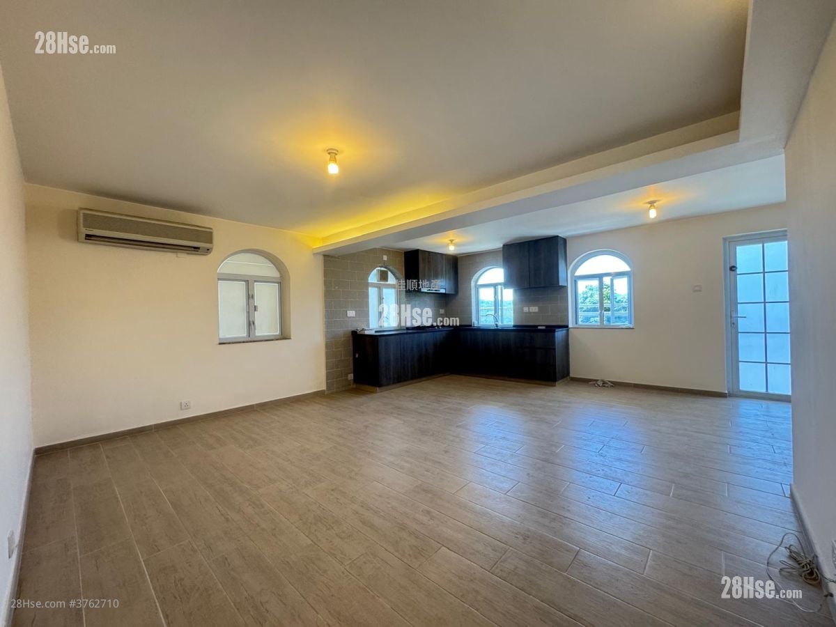 村屋 售盘 4 房 , 2 浴室