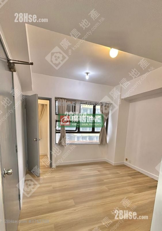 Tak Fu Building Sell 1 Bedroom , 1 Bathroom 282 ft²