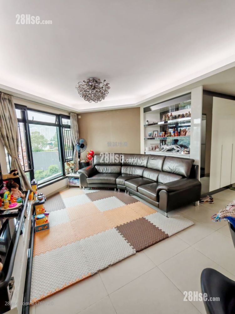 Verdant Villa Sell 3 Bedrooms , 2 Bathrooms 825 ft²