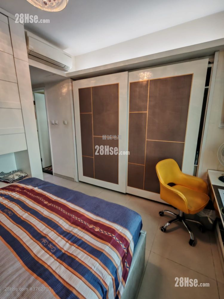 Verdant Villa Sell 3 Bedrooms , 2 Bathrooms 825 ft²