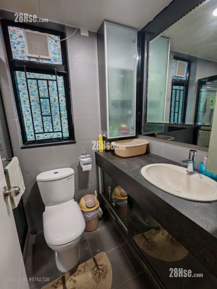 Verdant Villa Sell 3 Bedrooms , 2 Bathrooms 825 ft²