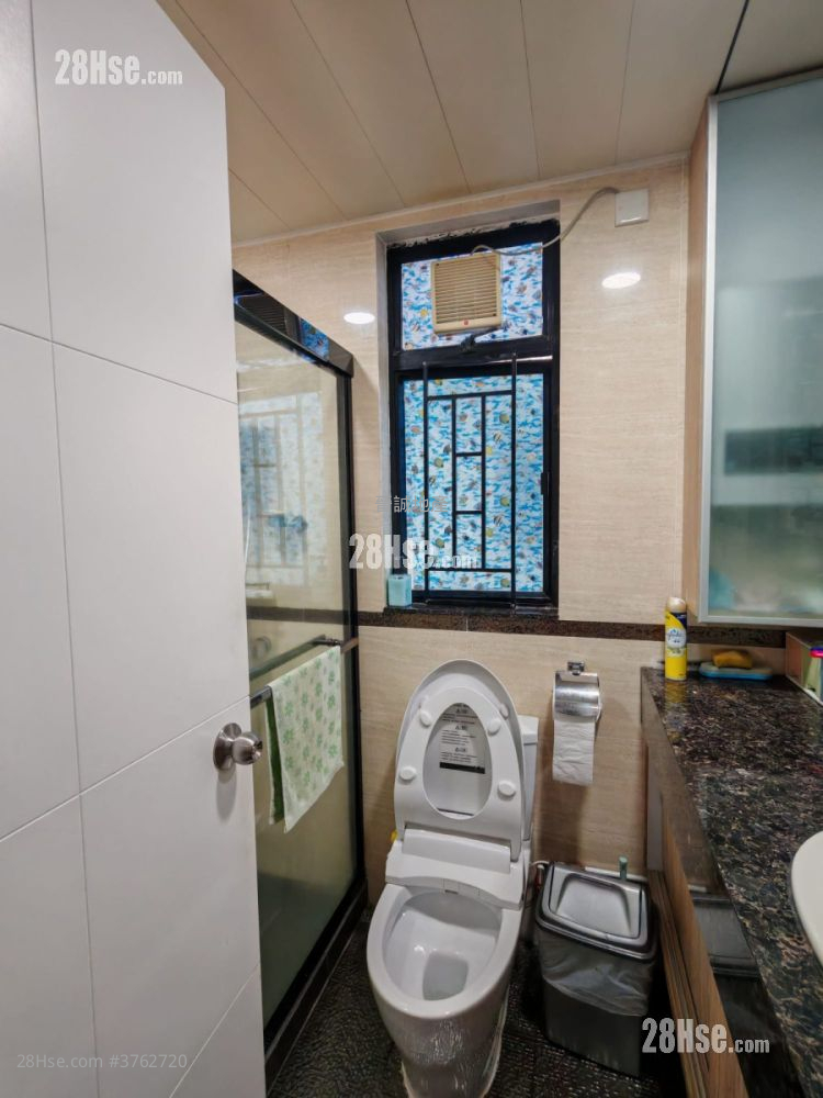 Verdant Villa Sell 3 Bedrooms , 2 Bathrooms 825 ft²