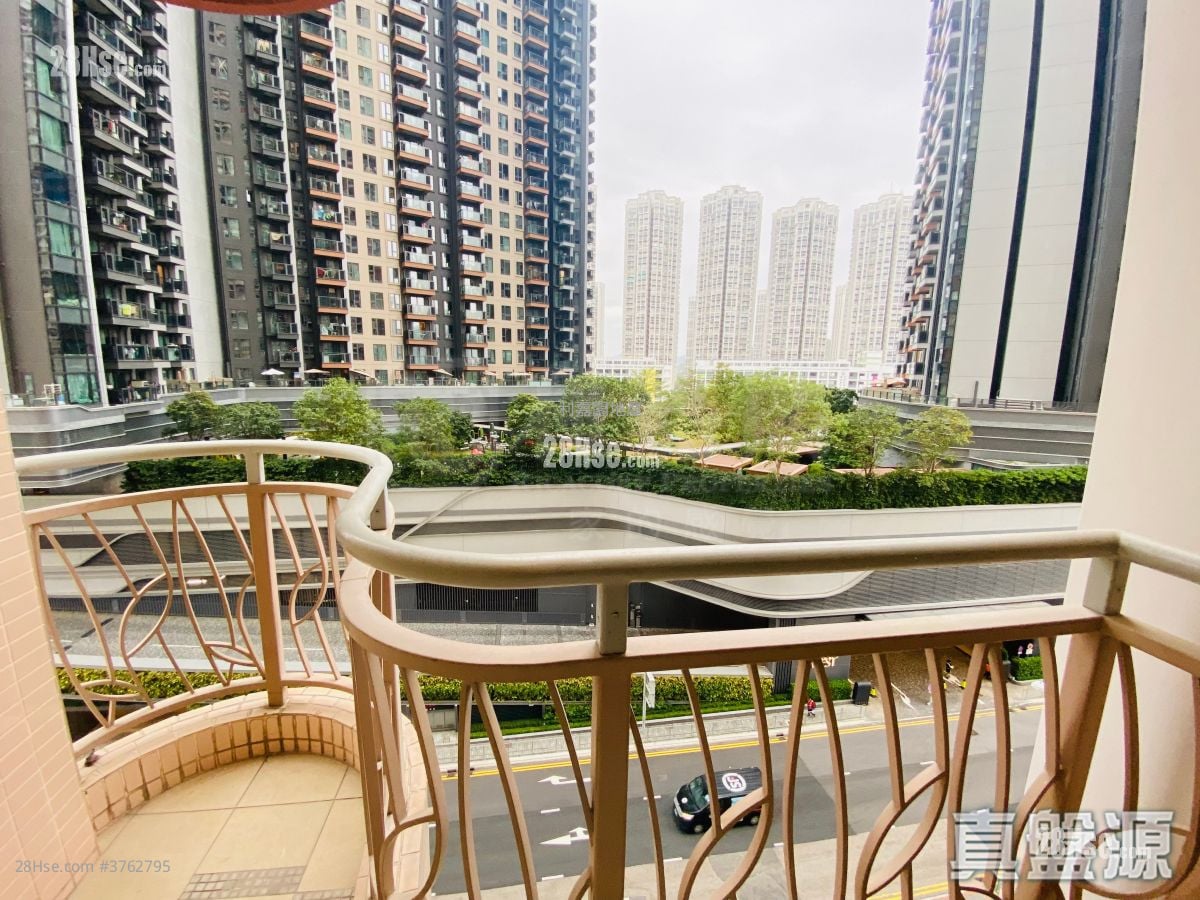 Central Park Towers Sell 2 Bedrooms , 1 Bathroom 502 ft²
