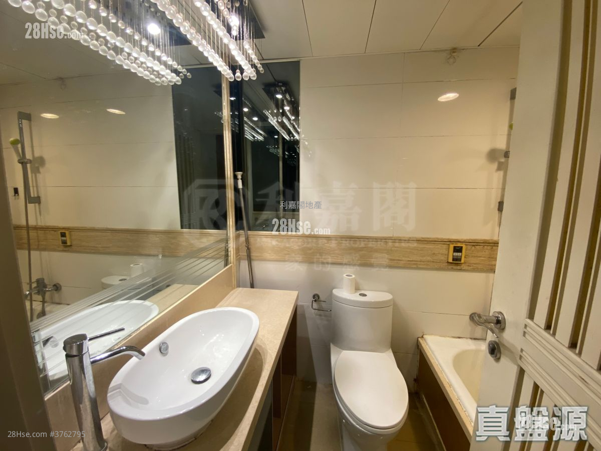 Central Park Towers Sell 2 Bedrooms , 1 Bathroom 502 ft²