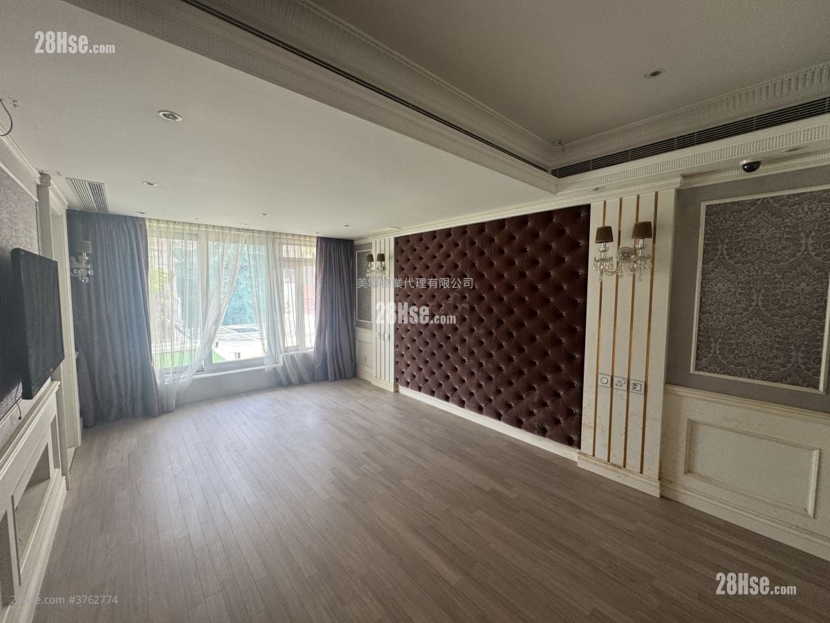 Silver Crest Sell 5+ Bedrooms 3,256 ft²