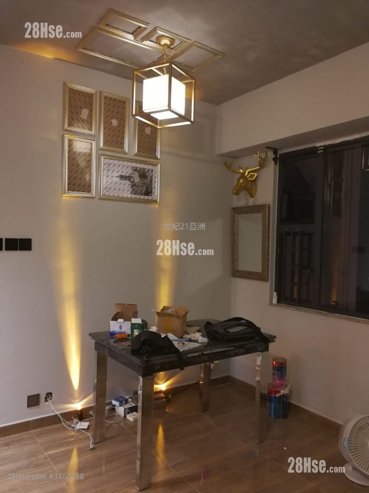 Wah Fat Mansion Sell 1 Bedroom , 1 Bathroom 326 ft²