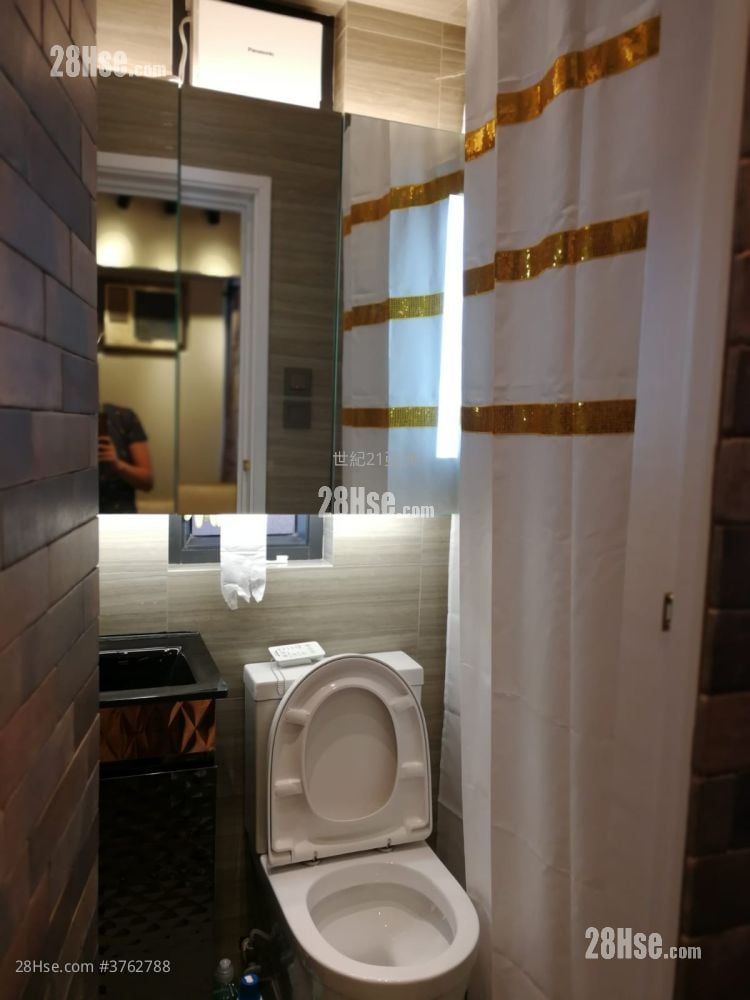 Wah Fat Mansion Sell 1 Bedroom , 1 Bathroom 326 ft²