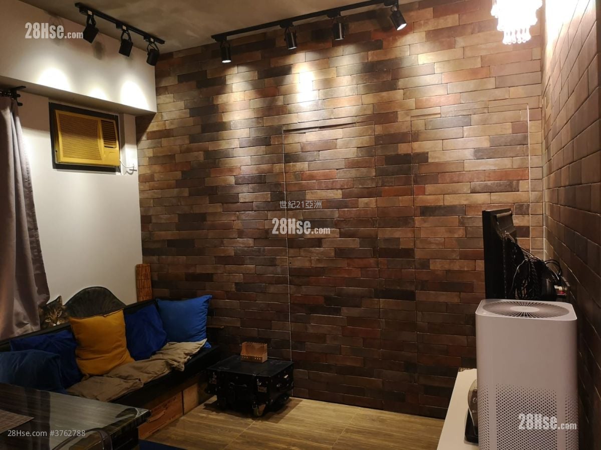 Wah Fat Mansion Sell 1 Bedroom , 1 Bathroom 326 ft²