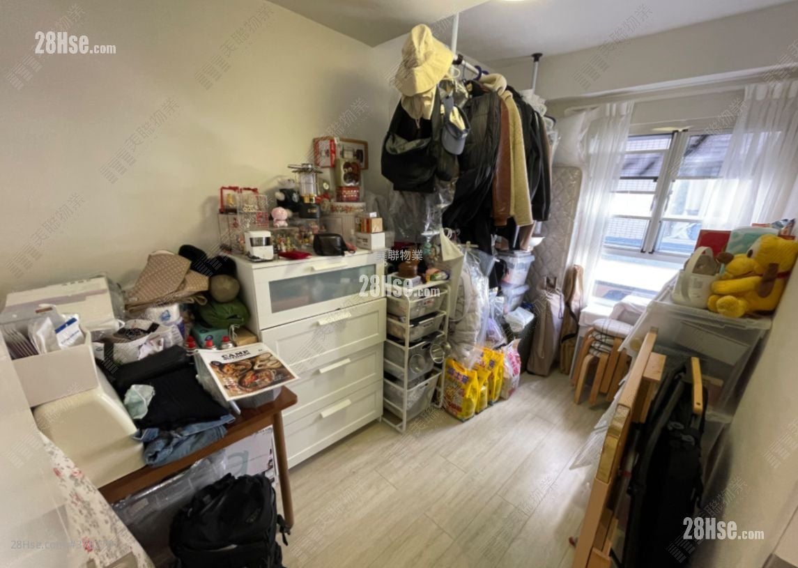 Ka On Garden Sell 3 Bedrooms , 2 Bathrooms 802 ft²